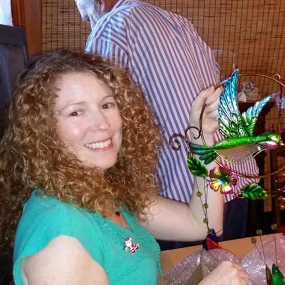 Meet your Posher, Crystal